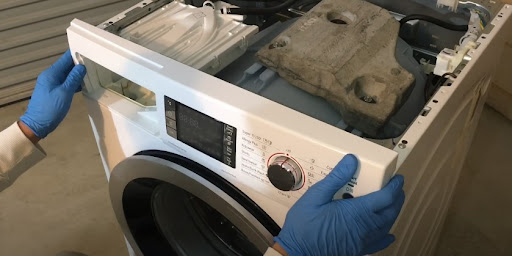 Ремонт стиральных машин Whirlpool в Отрадном – сервис от Мастер24, цены от 2174 руб
