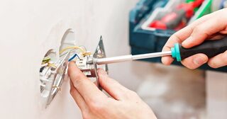 Электромонтажные работы в Отрадном от Мастер24 — электромонтаж под ключ, цены от 1739 руб., заказать услуги