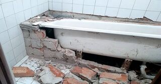 Демонтаж ванны в Отрадном от Мастер24 — быстро, недорого, вывоз старой ванны от 1087 руб.